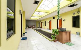 KoolKost Female Syariah near Universitas Muhammadiyah Surakarta